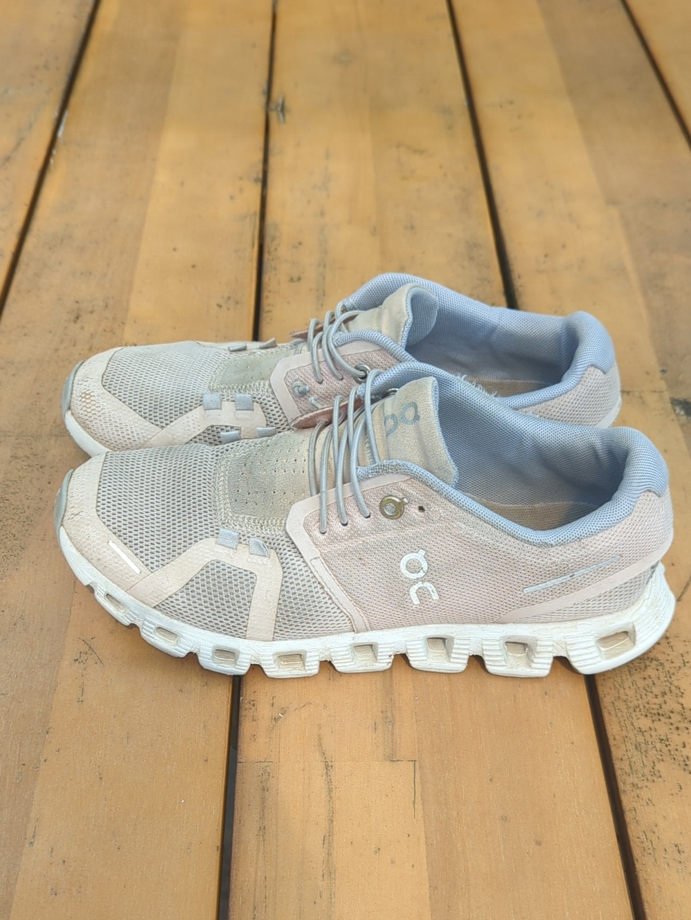 On Running Cloud Adult Sneakers in Light Pink - Size 7.5 Good Condition